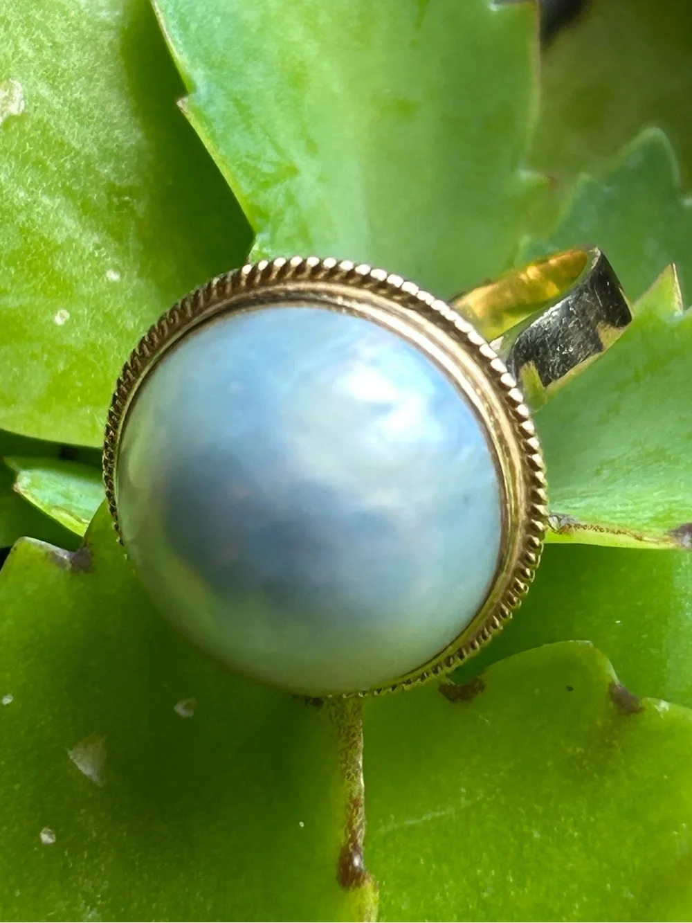 Vintage 14k yellow gold 15-16mm large blue mabe Pearl ring size 7 , 5.80grams